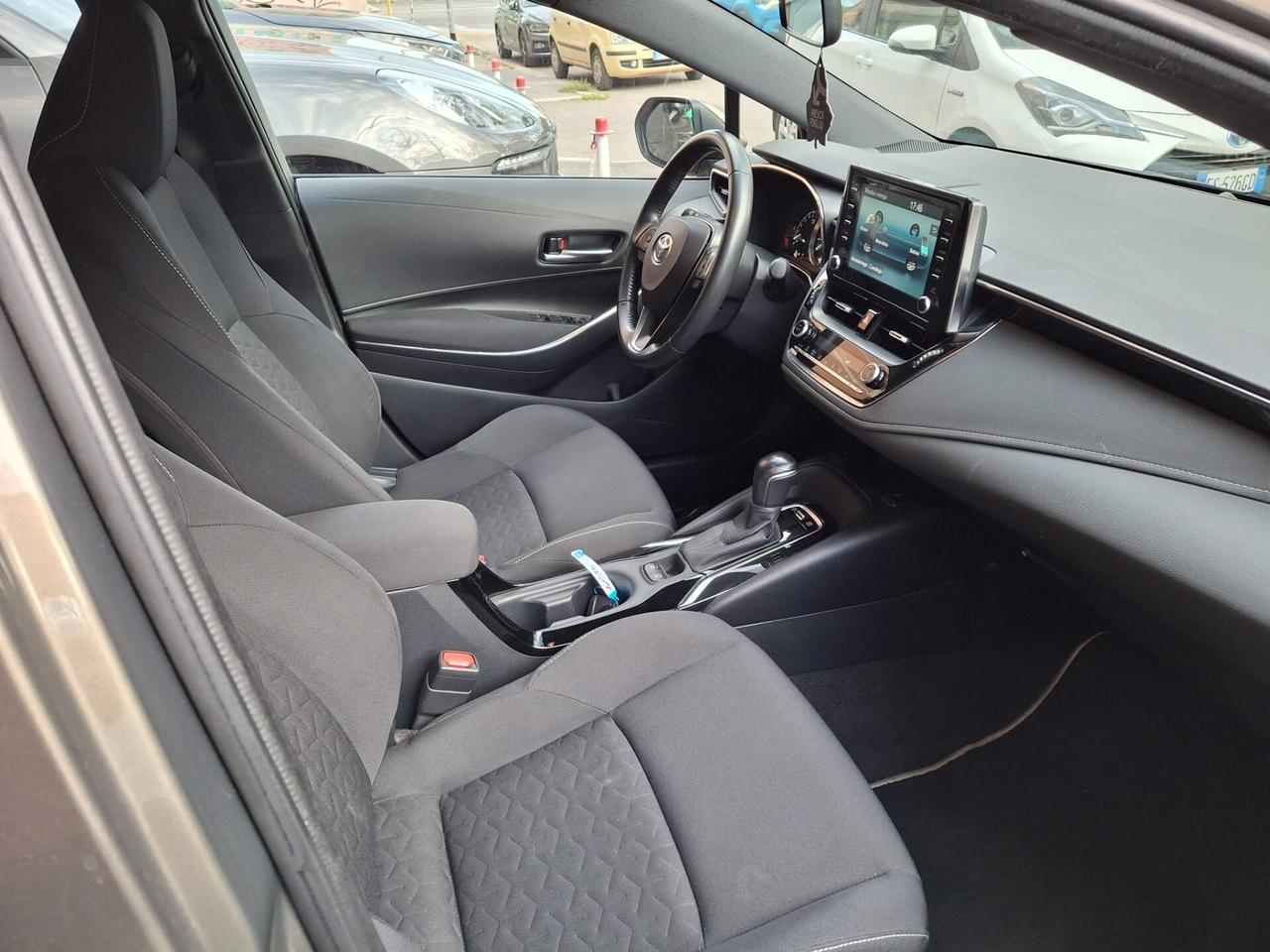 Toyota Corolla TS 1.8 Hybrid Business