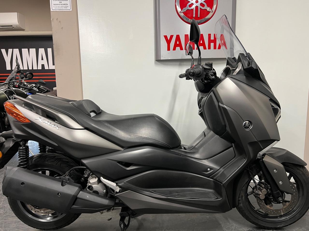 Yamaha X-Max 300