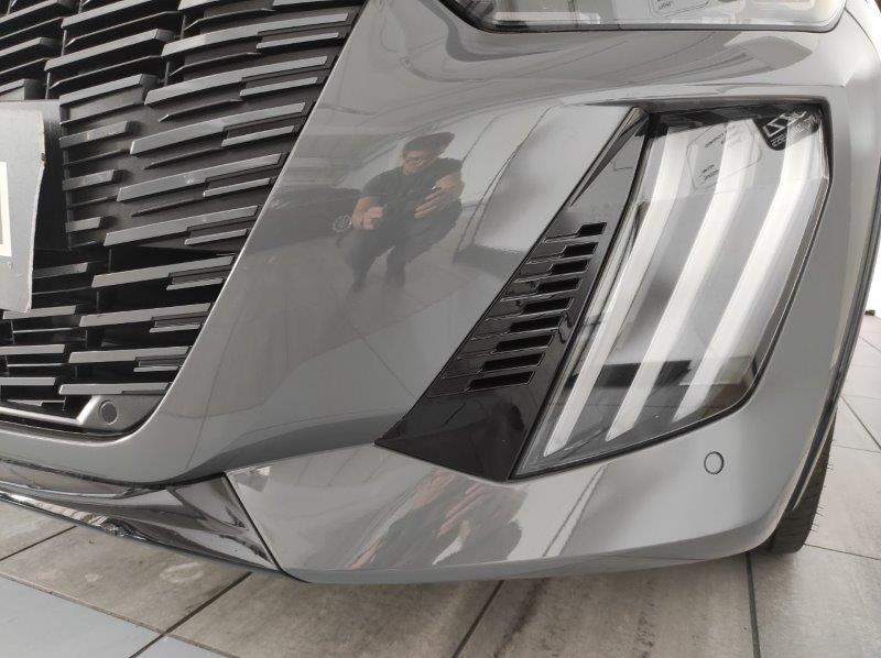 PEUGEOT 208 2ª serie - 208 Hybrid 145 e-DCS6 5 porte GT
