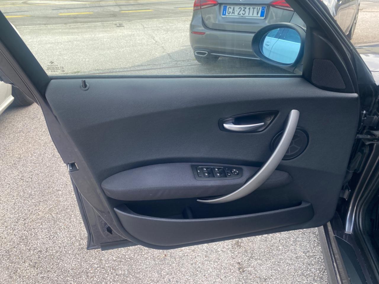 Bmw 118 cat 5 porte Attiva per neo patentati