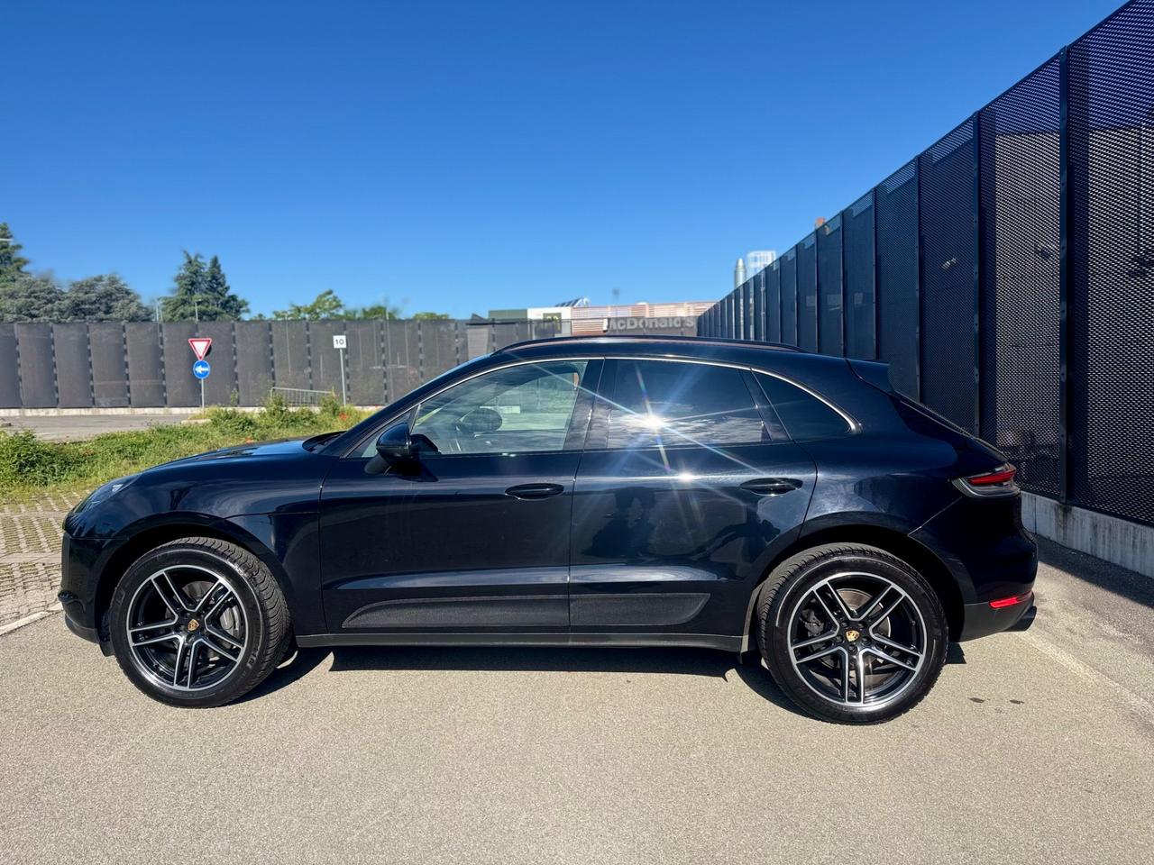 PORSCHE MACAN 2.0 245 APPROVED