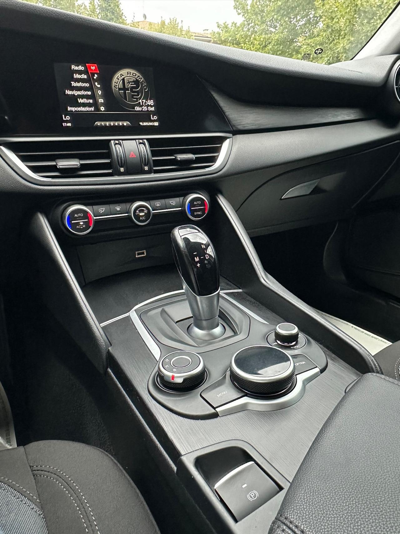 Alfa Romeo Giulia 2.2 Turbodiesel 180 CV AT8 Eco Business