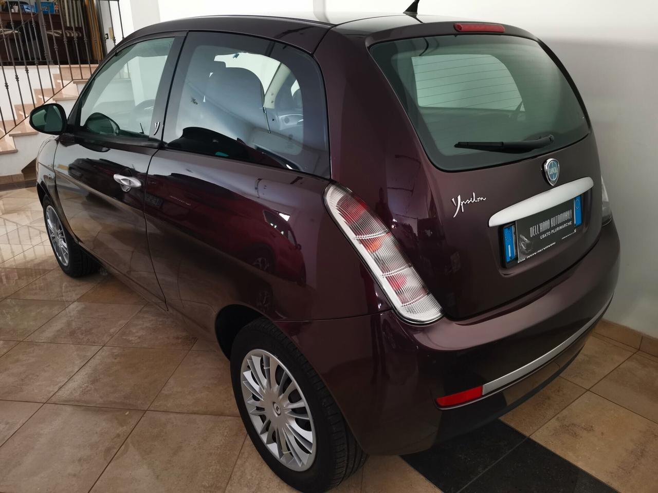 Lancia Ypsilon 1.2 Versus 8V