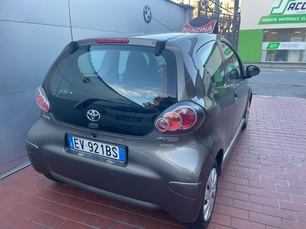 Toyota Aygo 1.0 VVT-i 69 CV 3 porte x-clusiv MMT