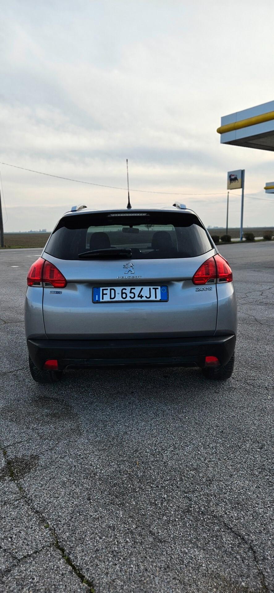 Peugeot 2008 BlueHDi 100 Allure