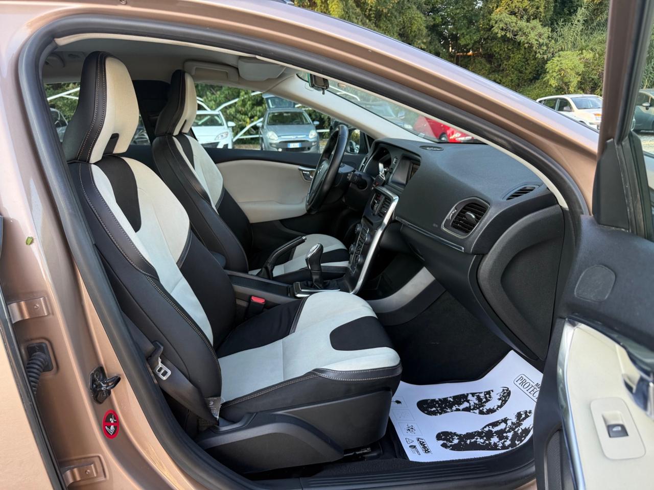 Volvo V40 Cross Country D2 1.6 Kinetic UNICO
