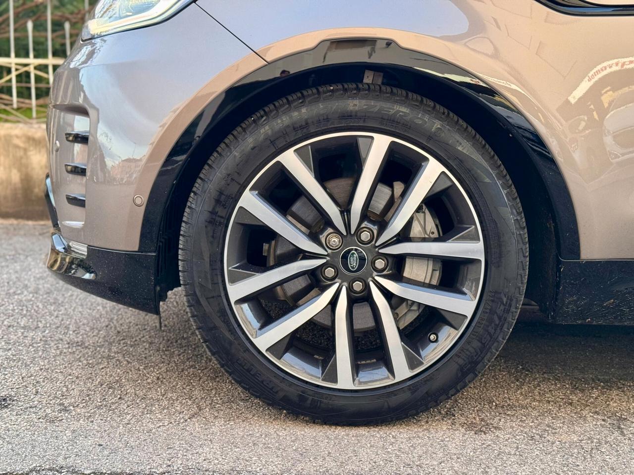 Land Rover Discovery 3.0d i6 mhev R-Dynamic SE awd 249cv 7p auto