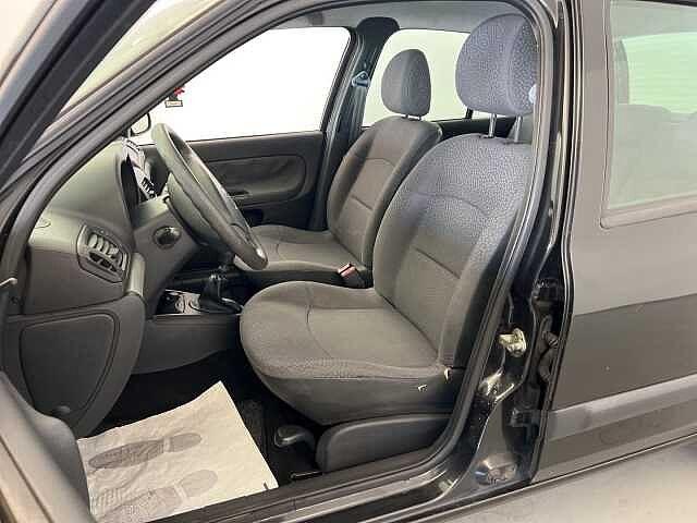 Renault Clio Storia 1.2 5 porte GPL Confort
