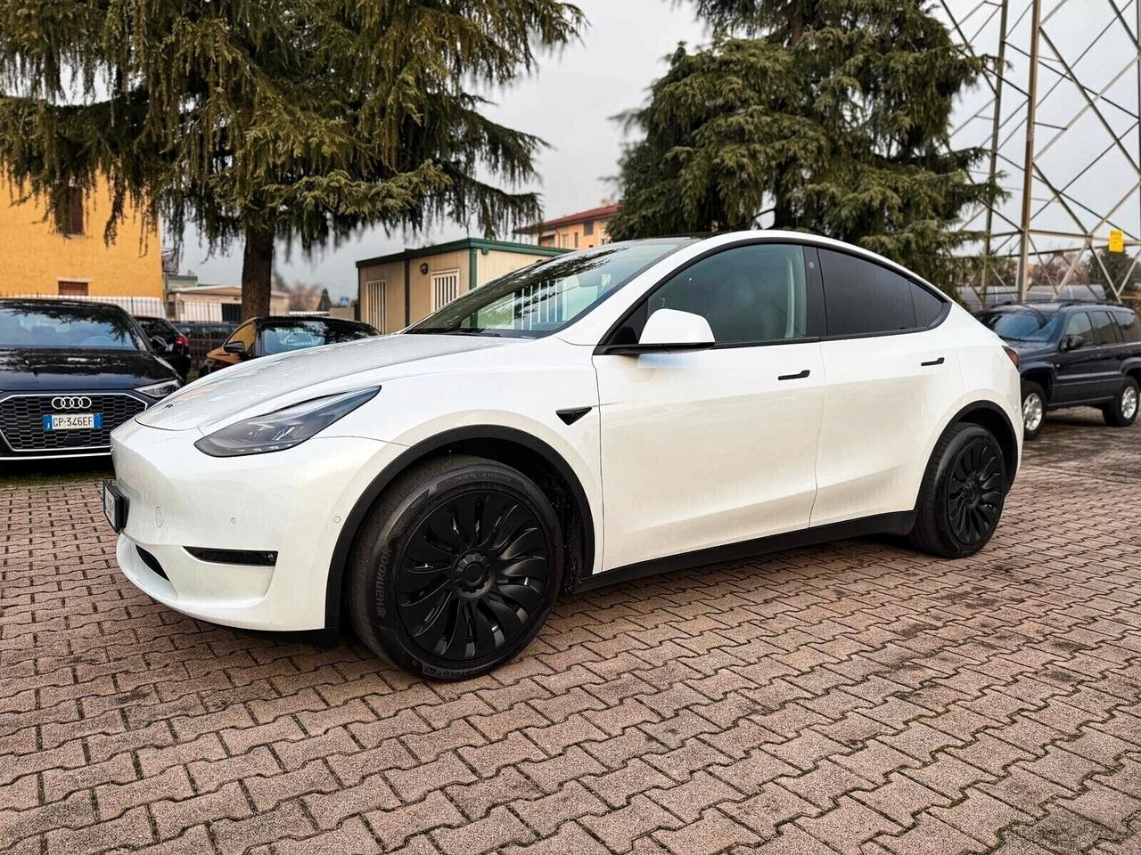 Tesla Model Y Long Range AWD