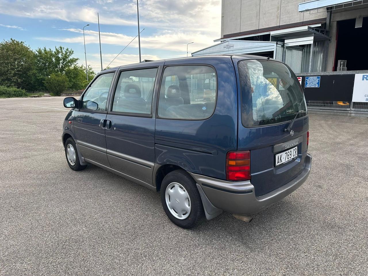 Nissan Serena 1.6i 16V cat 5 porte SLX