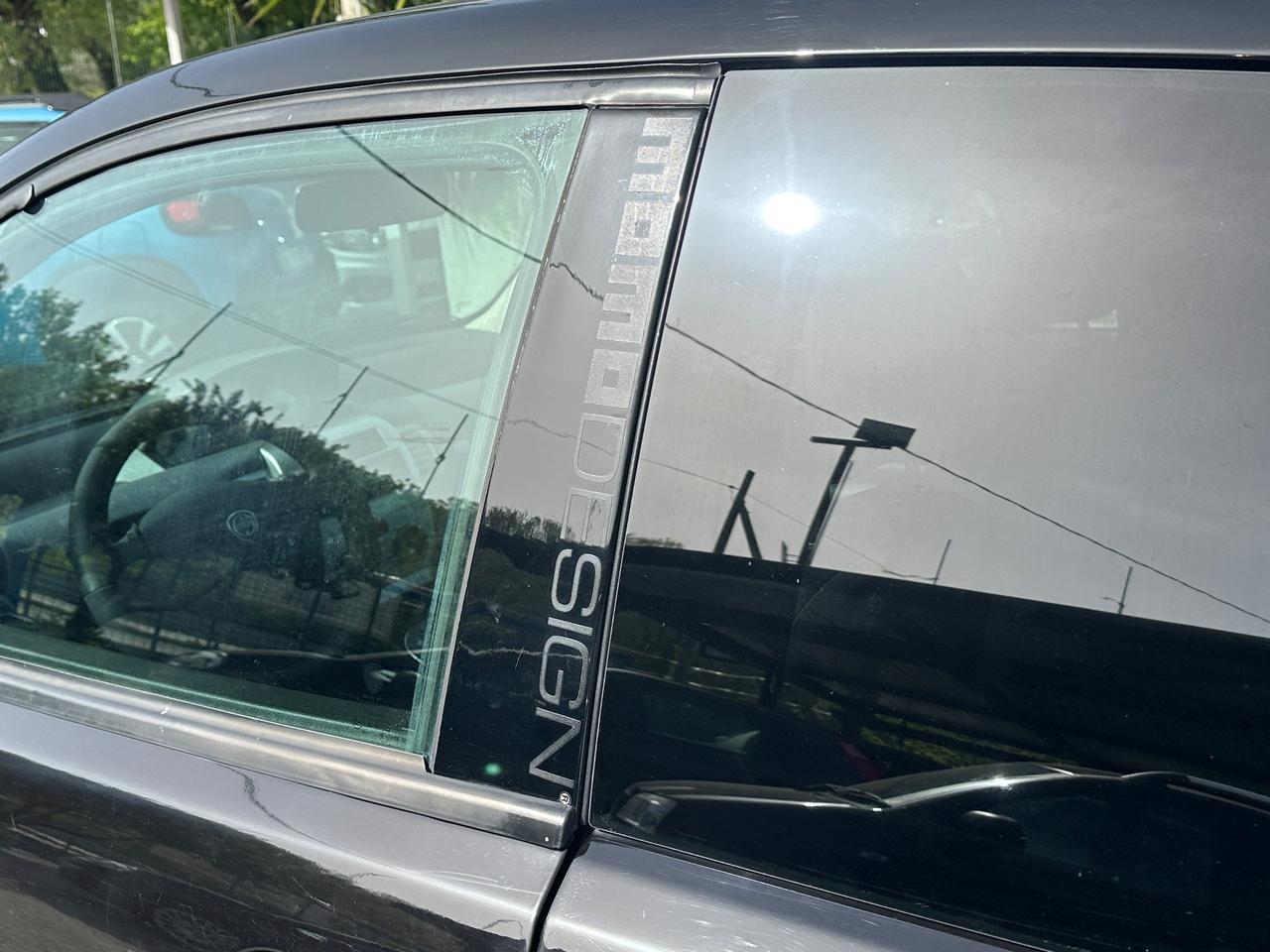 Lancia Ypsilon 1.3 MJT 90 CV MomoDesign