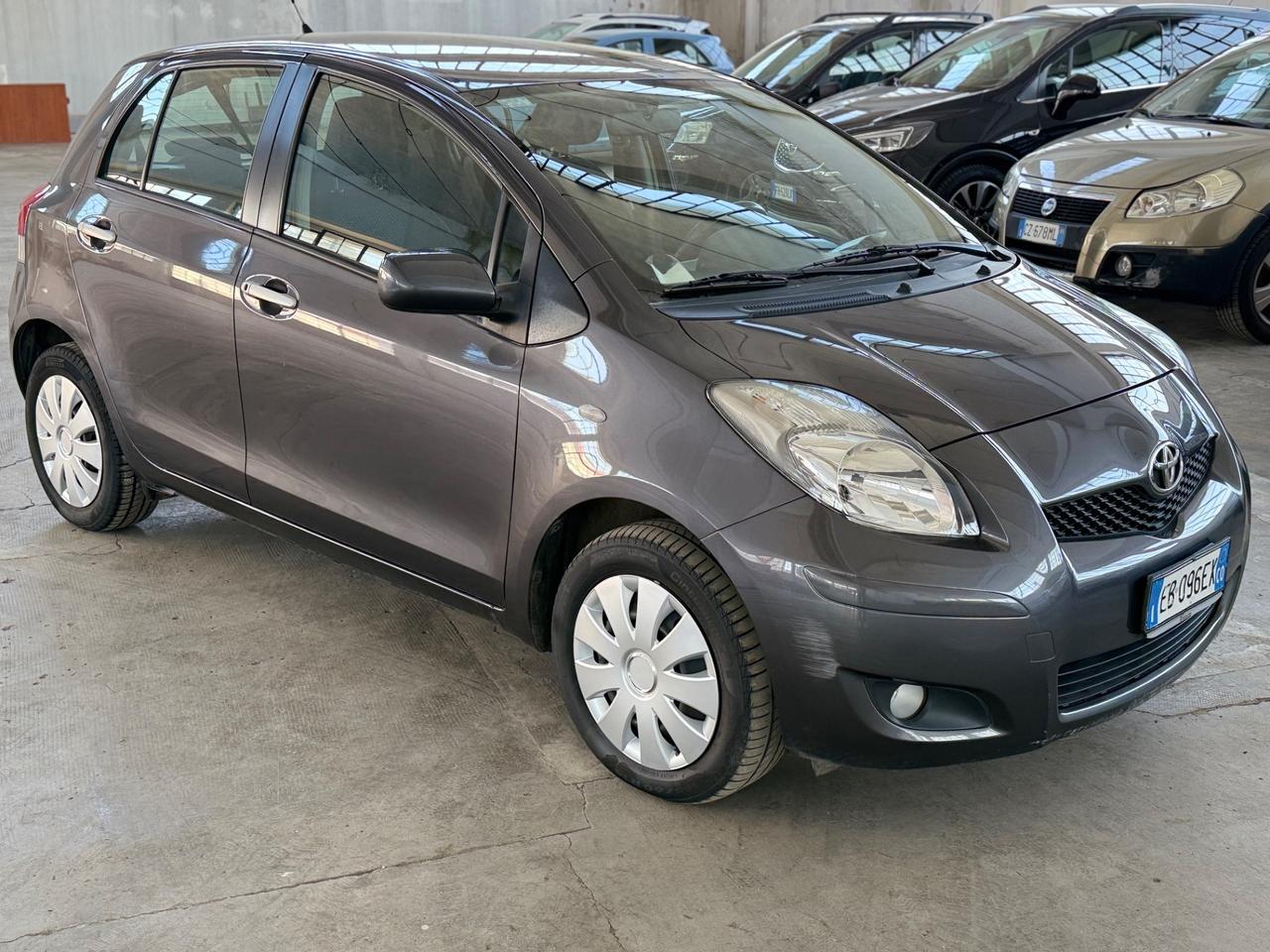 Toyota Yaris 1.3 5 porte NEOPATENTATI