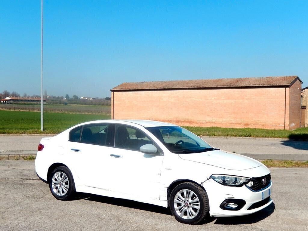 FIAT TIPO 1.6 Turbodiesel adatta a commercianti