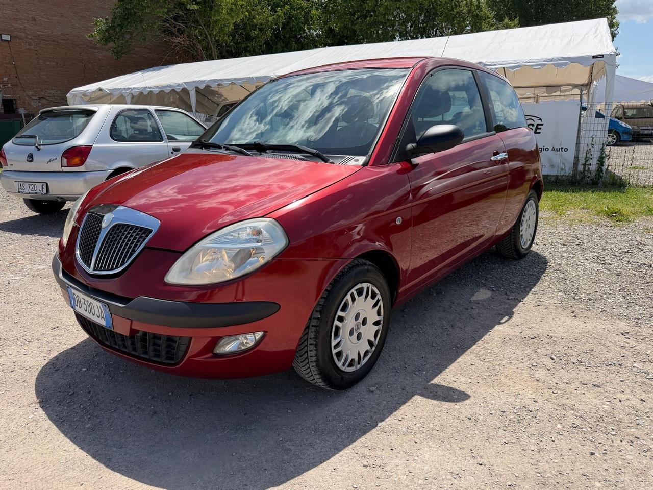 Lancia Ypsilon 1.2 16V Oro