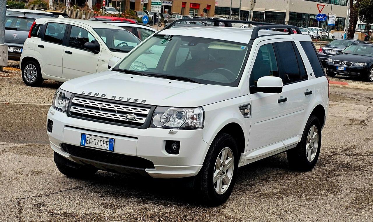 Land Rover Freelander 2.2 SD4 S.W. SE