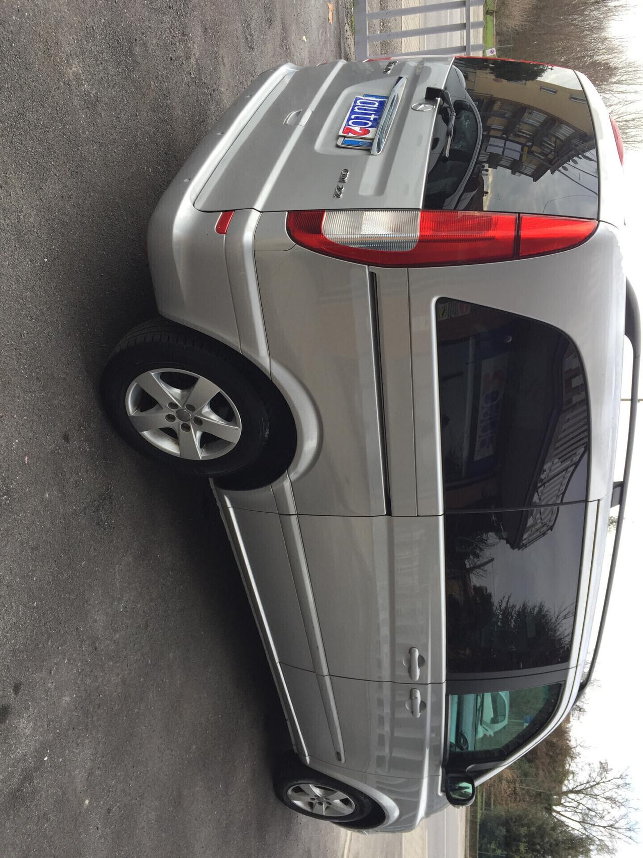Mercedes-benz Viano 2.2 CDI Trend L 6 POSTI