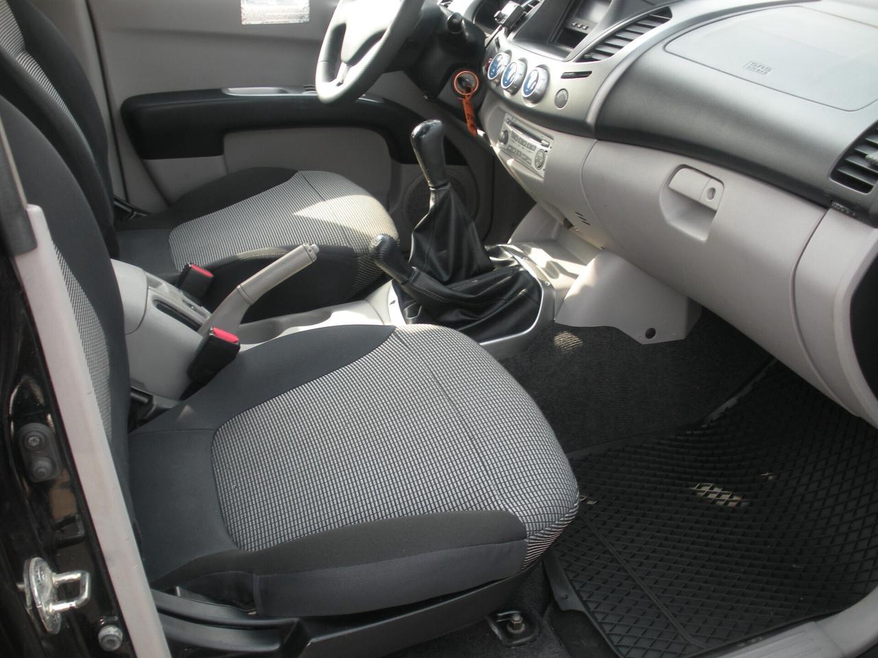 Mitsubishi L200 2.5 DI-D/136CV Double Cab Intense ''terrainer''