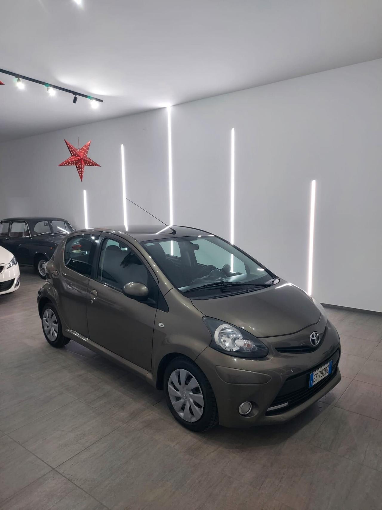 Toyota Aygo 1.0 12V VVT-i 5 porte Cool Soda Connect MMT