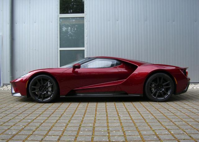 FORD GT Carbon Wheels Liquid Red
