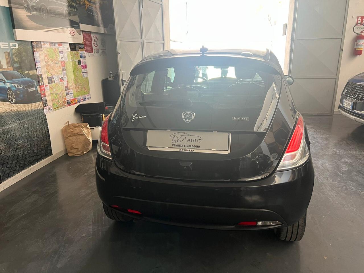 Lancia Ypsilon 1.0 FireFly 5 porte S&S Hybrid Gold