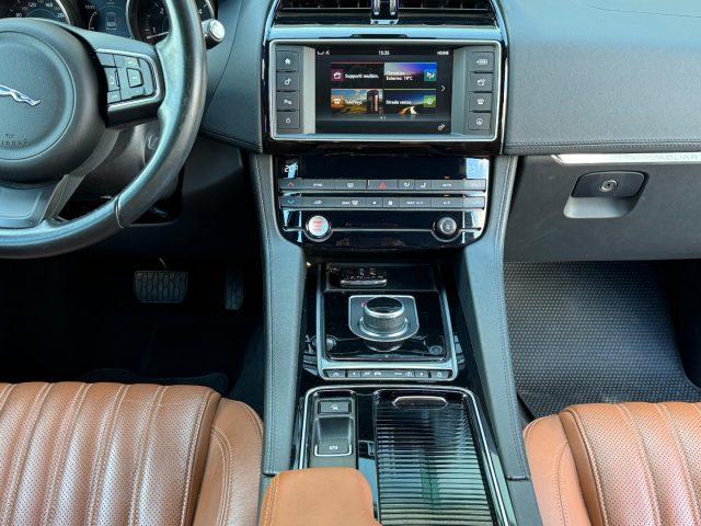 JAGUAR F-Pace 3.0 D V6 300 CV AWD aut. First Edition PELLE