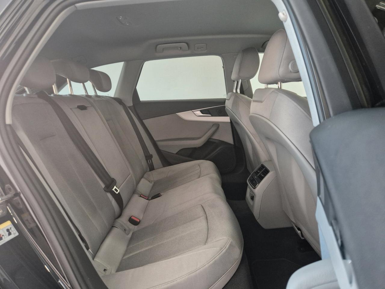 Audi A4 Avant 30 TDI/136 CV S tronic Business Advanced