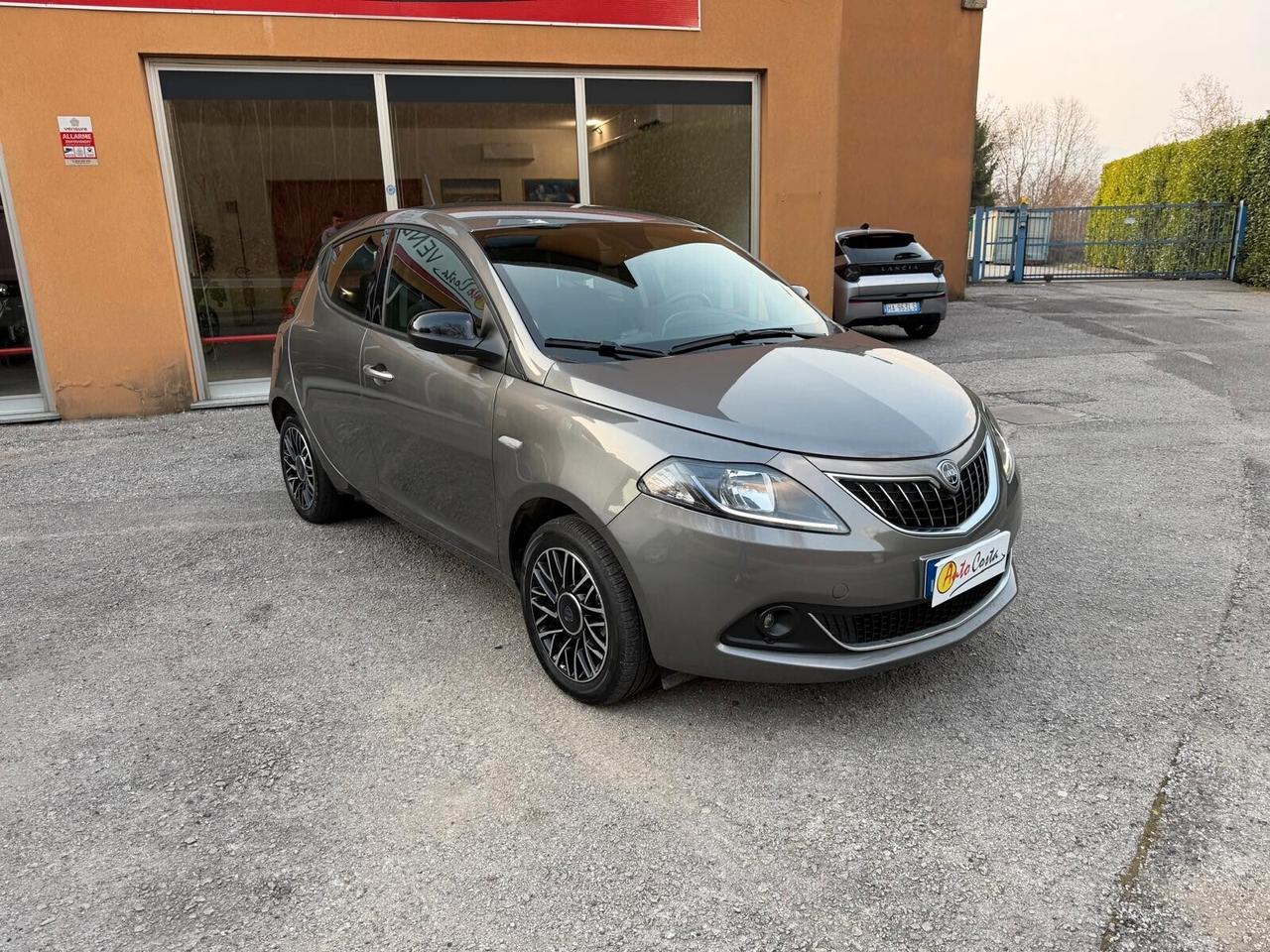 Lancia Ypsilon 1.0 FireFly 5 porte S&S Hybrid Platino