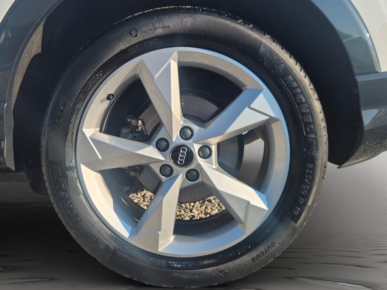 Audi Q3 35 TDI S tronic S-LINE