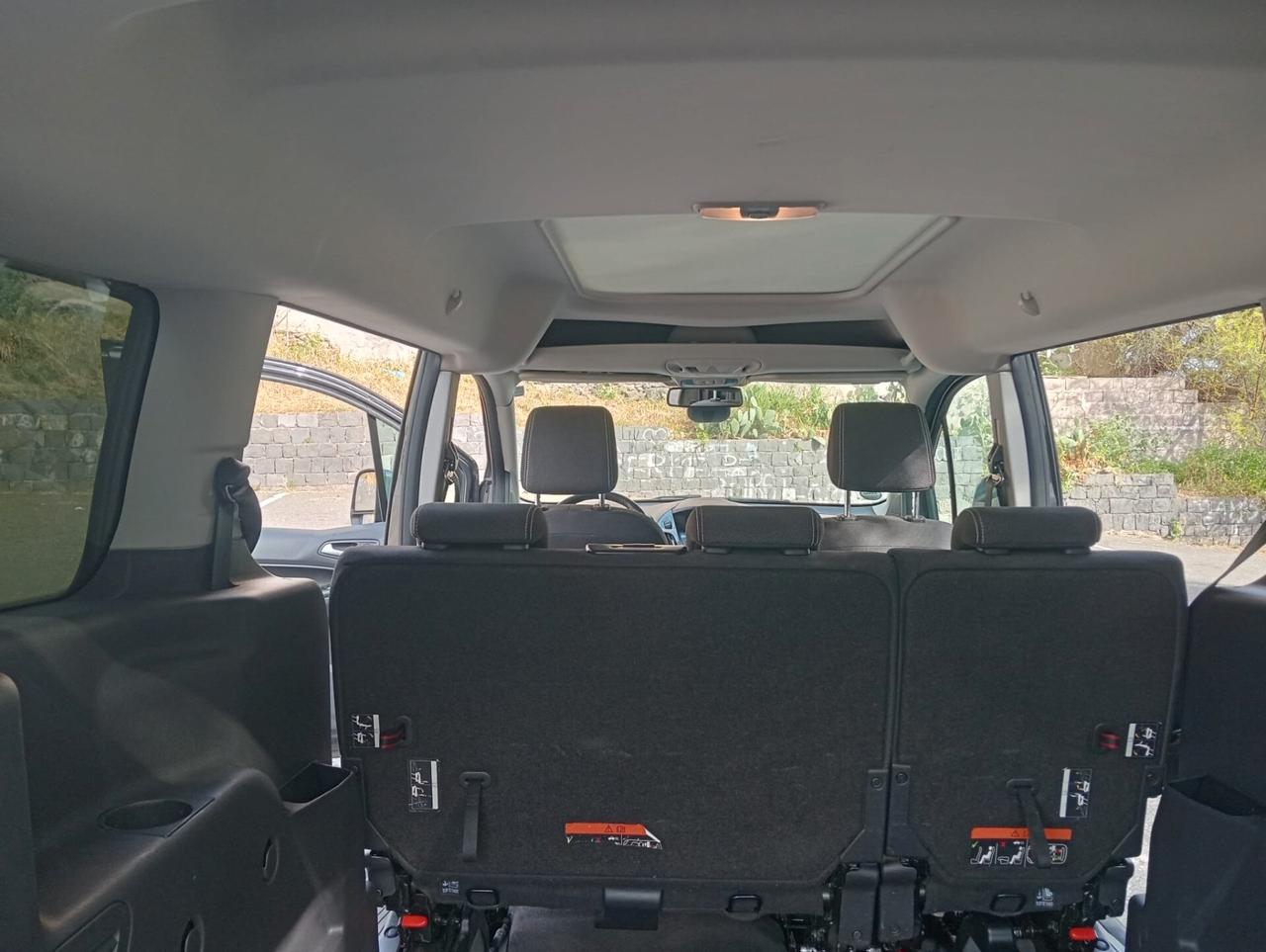 Ford Tourneo Connect Pianale ribassato con rampa disabili in carrozzina