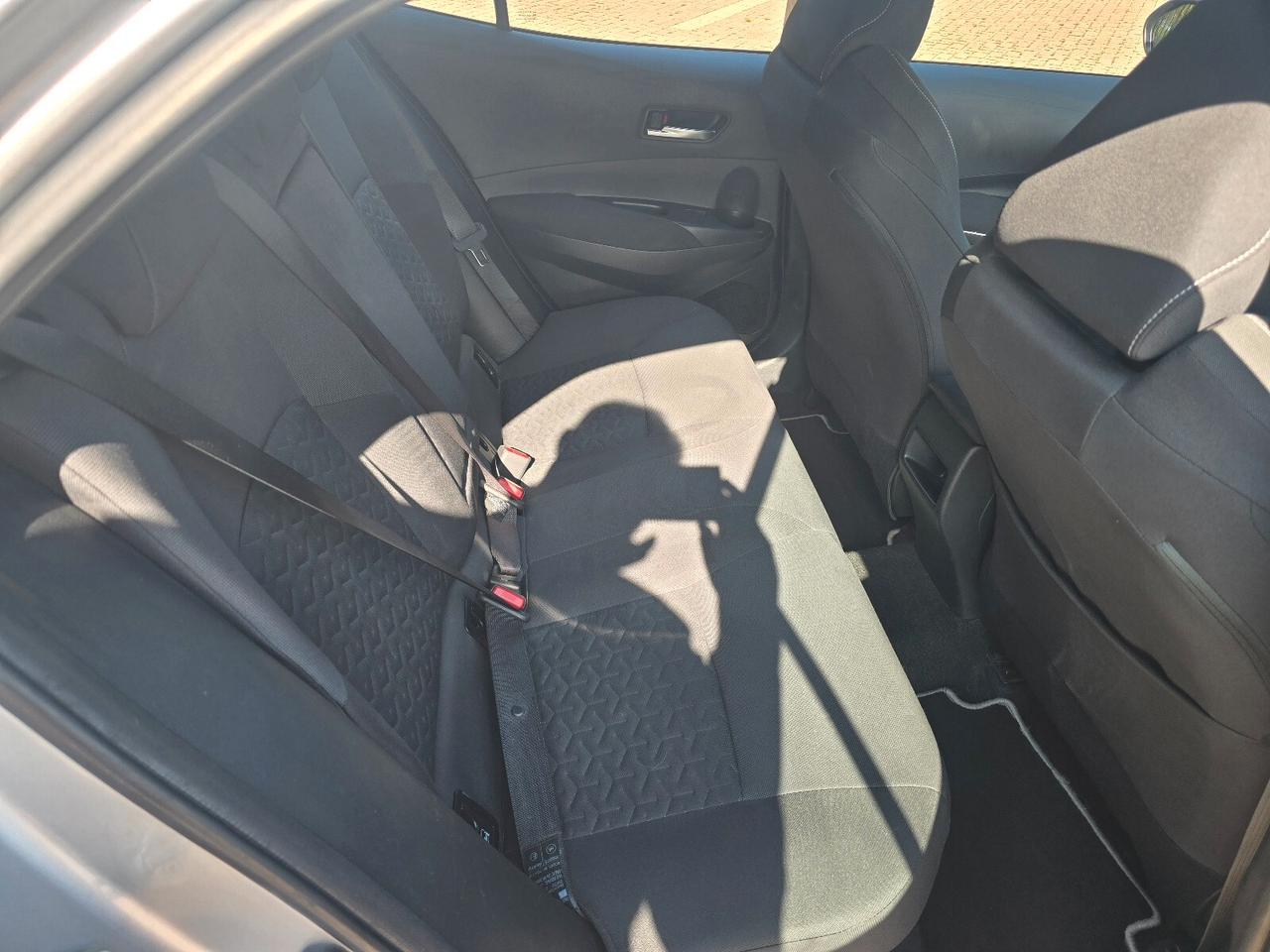 Toyota Corolla 1.8 Hybrid Business