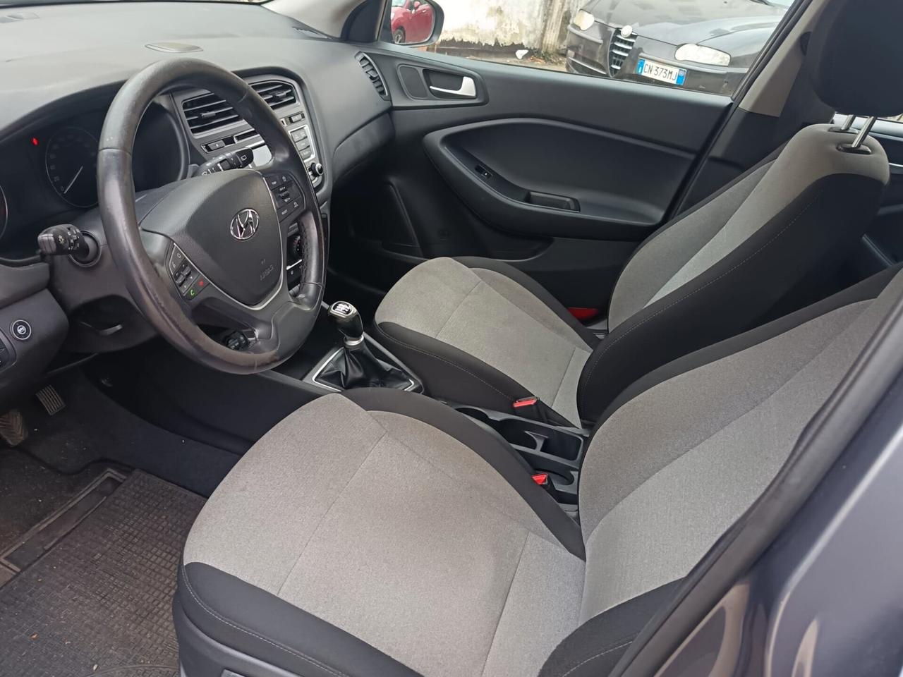 Hyundai i20 1.2 5p. Econext Sound Edition