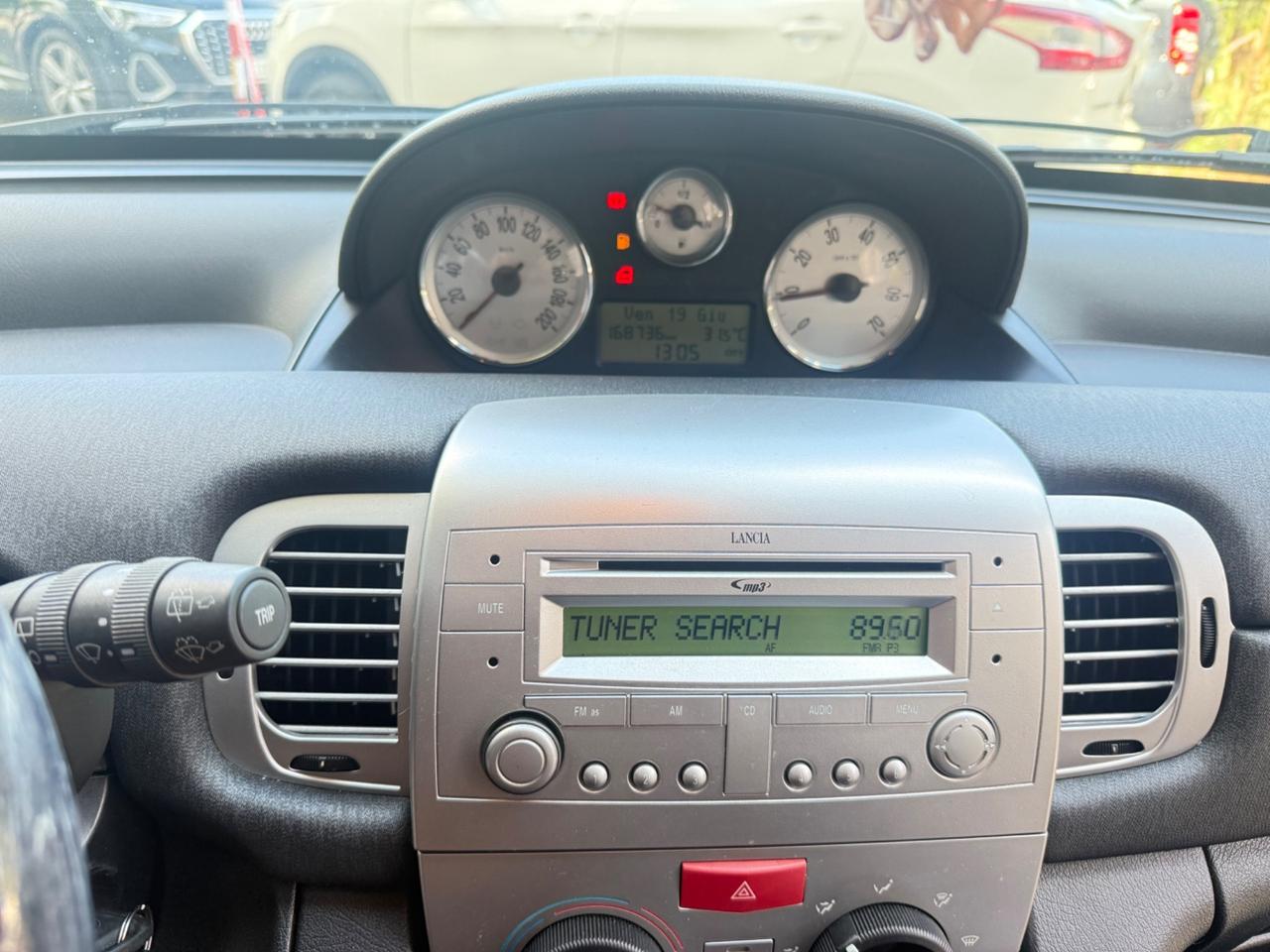 Lancia Ypsilon 1.3 MJT 75 CV Oro