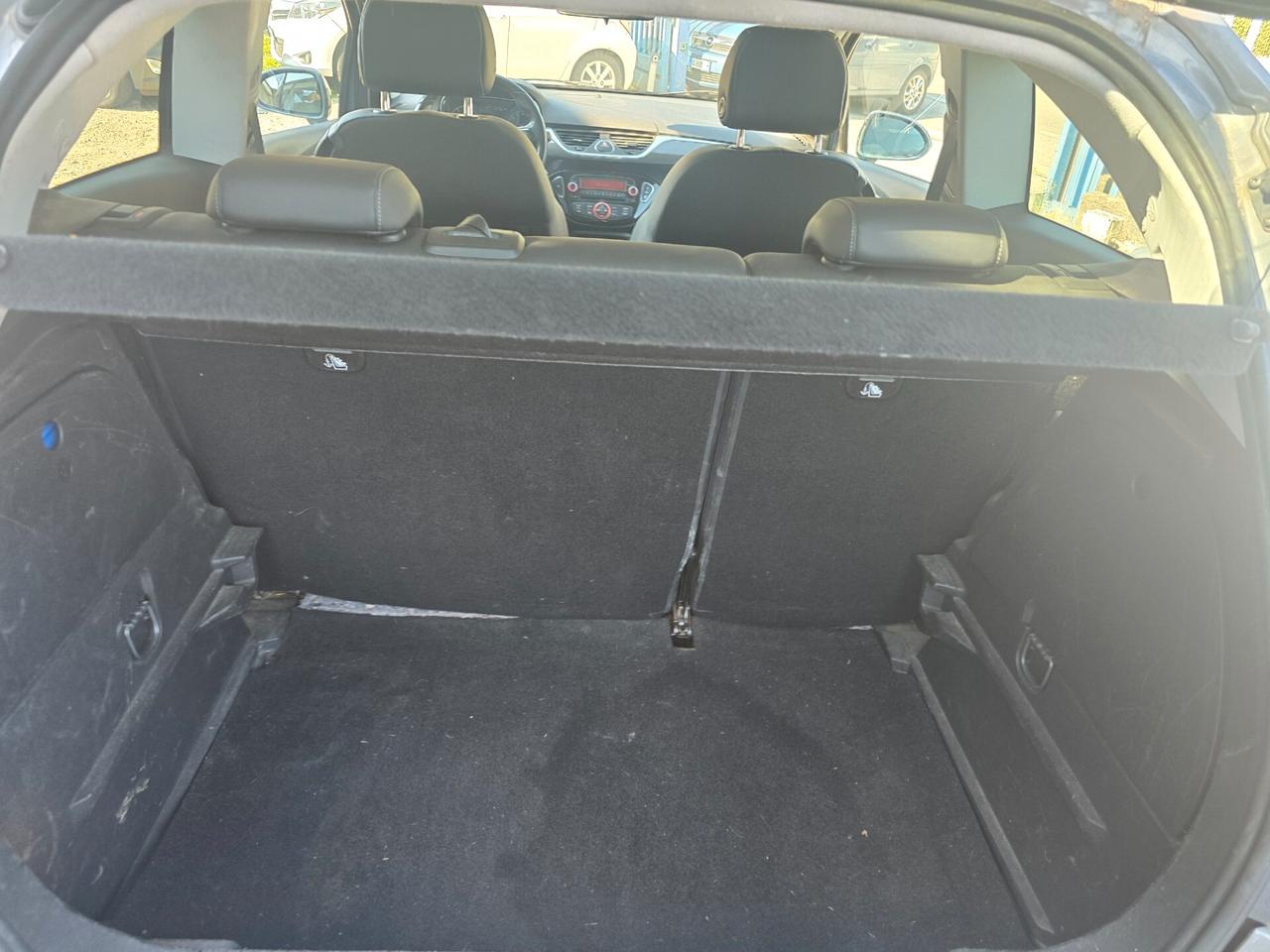 Opel Corsa 1.2 Coupé b-Color