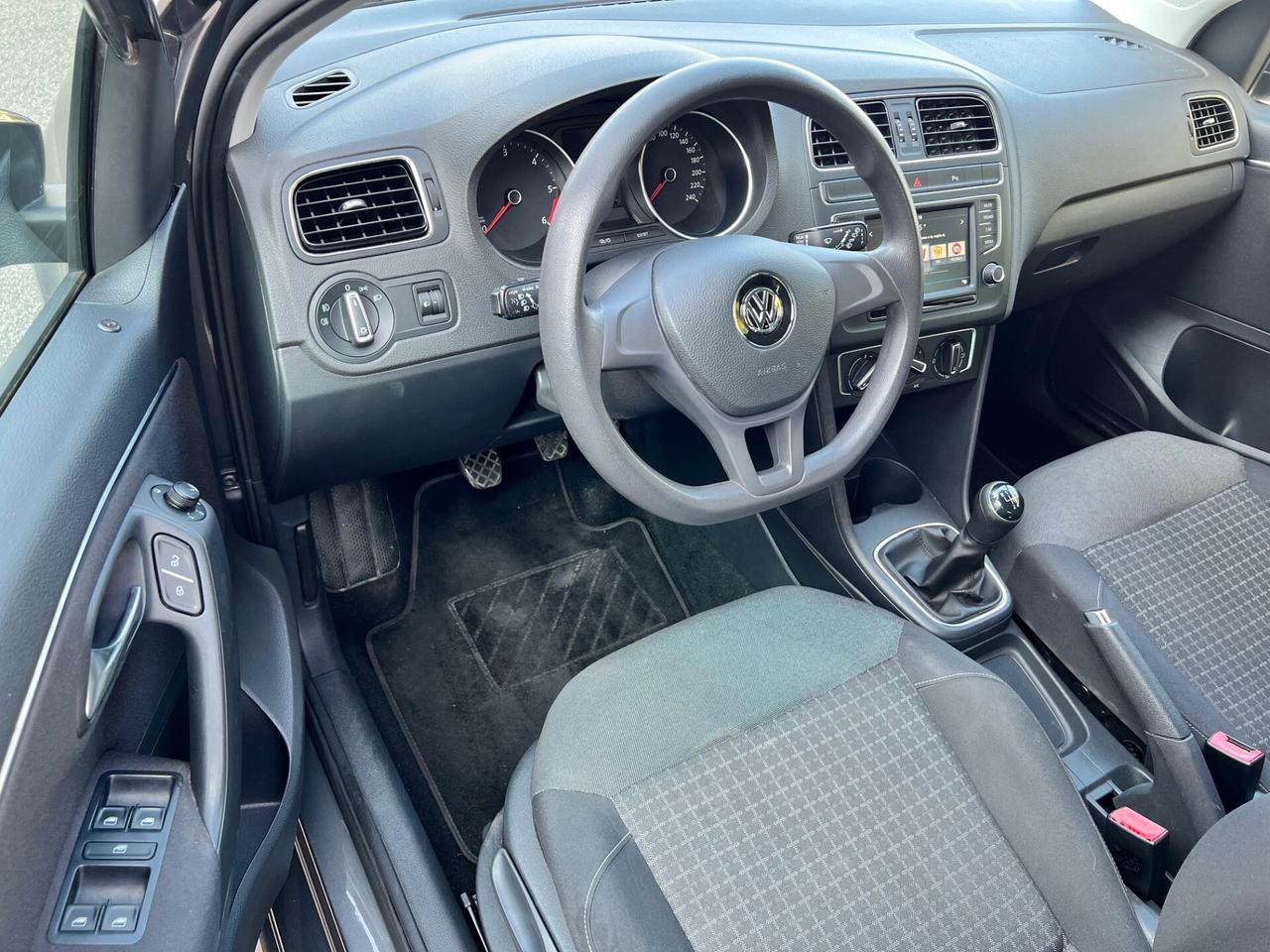 Volkswagen Polo 5p 1.4 tdi bm Comfortline 90cv PDC/TEL OK NEOPAT.