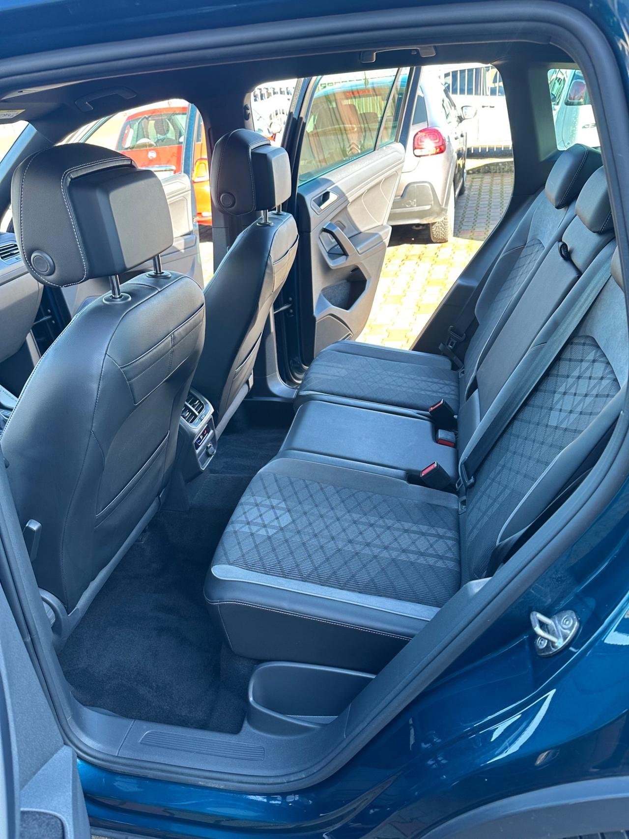 Volkswagen Tiguan 2.0 TDI 200 CV SCR DSG 4MOTION R-Line