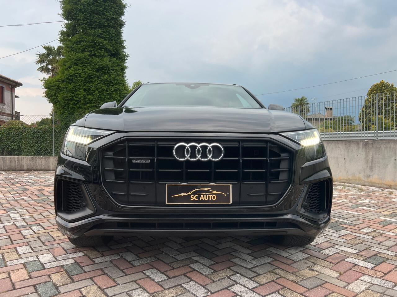Audi Q8 55 TFSI e quattro tiptronic Sport
