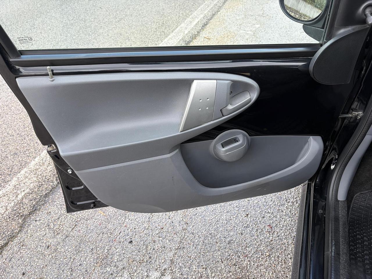 Peugeot 107 1.0 Benzina 68CV 5p. Plaisir automatica