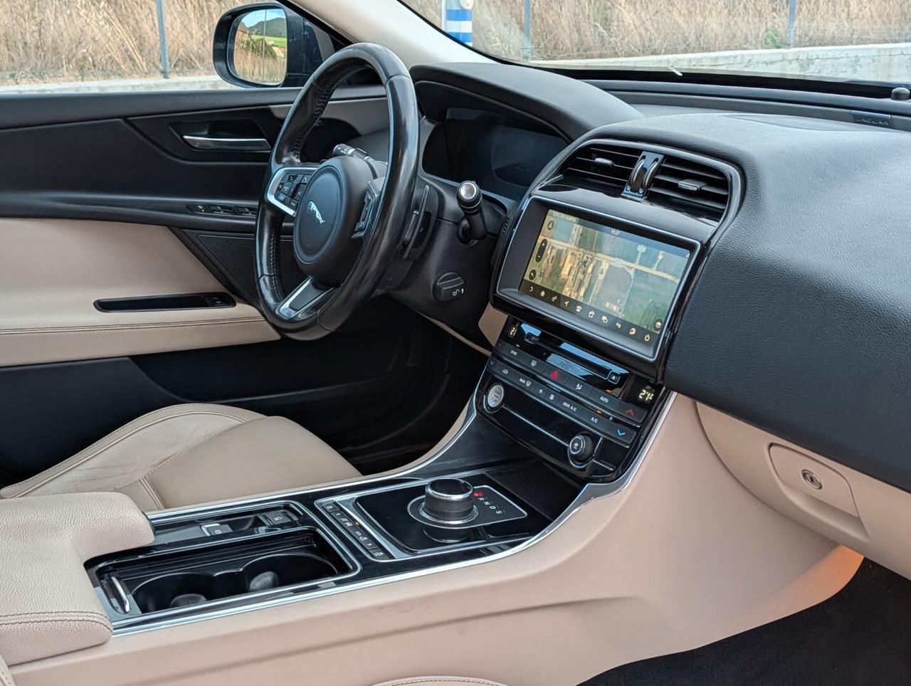 Jaguar XE 2.0 D 180 CV aut. Prestige