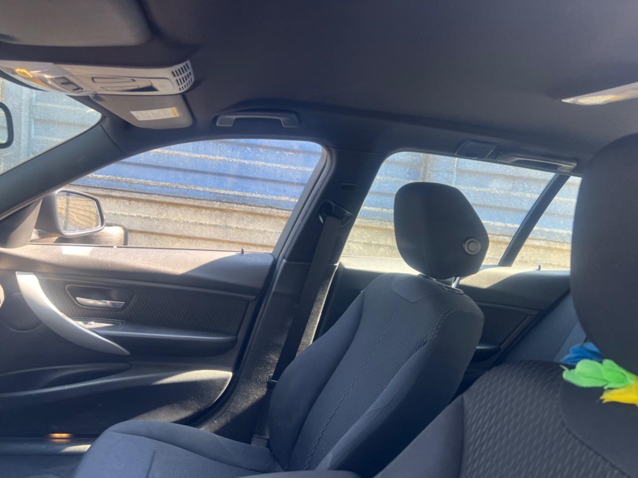 BMW 318 Diesel Touring Automatica Da Cambiare Un Faro e Il Paraurti