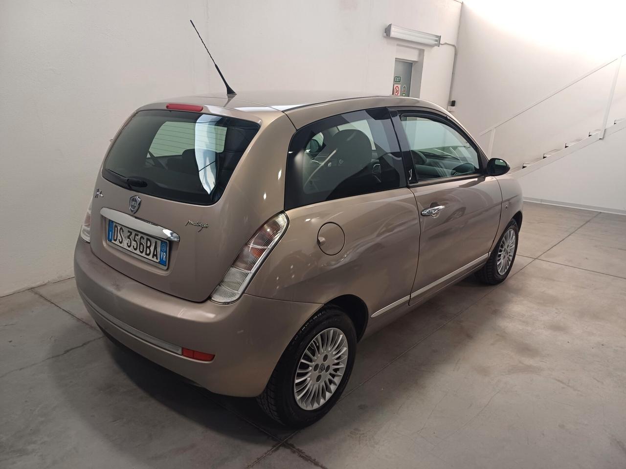 Lancia Ypsilon 1.3 MJT 75 CV Oro Clima/Servo