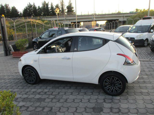 LANCIA Ypsilon 1.2 69 CV 5 porte GPL Ecochic Gold