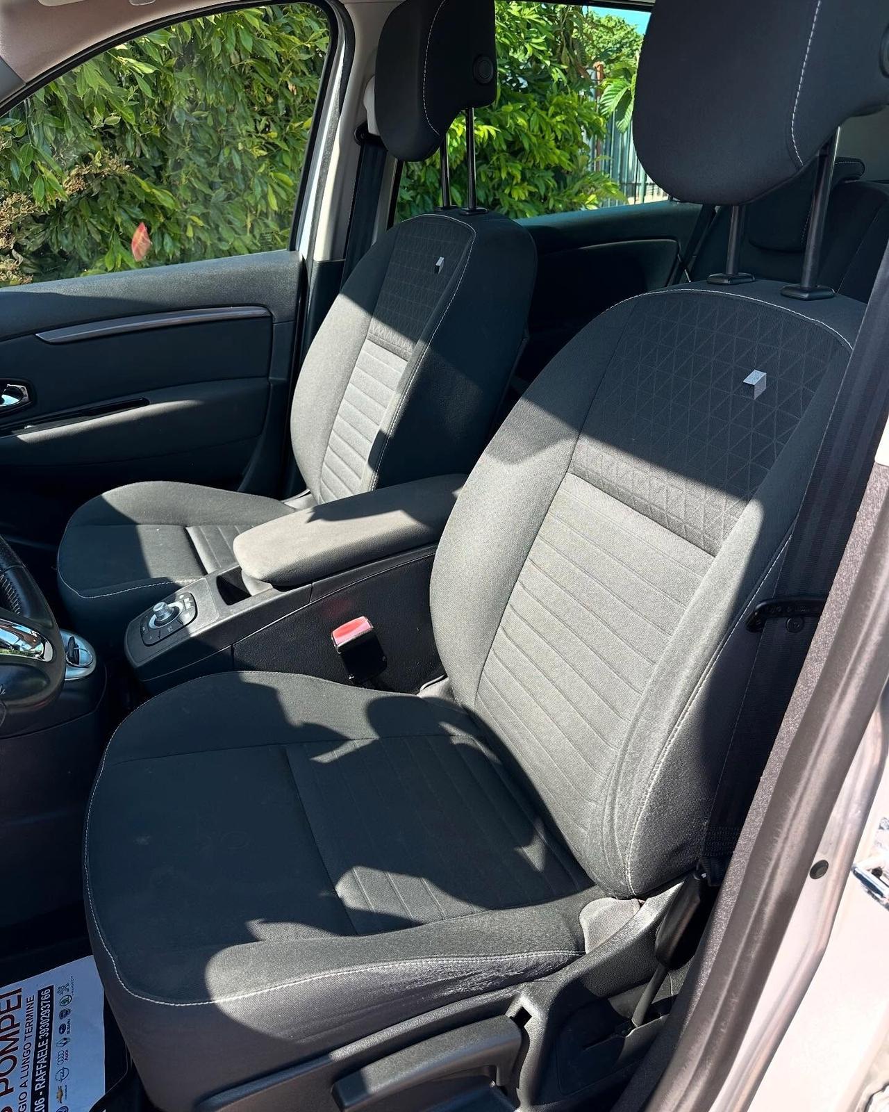 Renault Scenic Scénic XMod dCi 110 CV EDC Limited