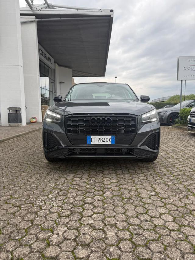 AUDI Q2 35 TFSI S tronic Identity Black