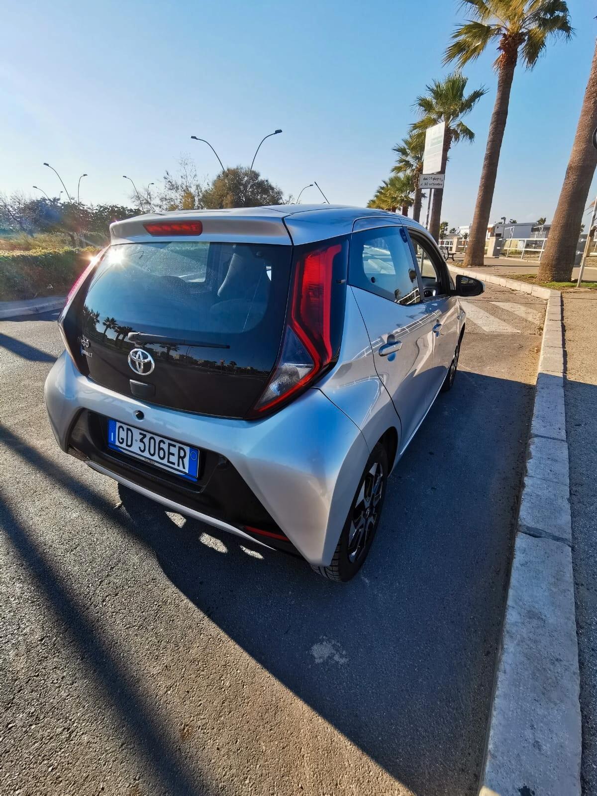 Toyota Aygo Connect 1.0 72 CV 5P x-cool 12/2020