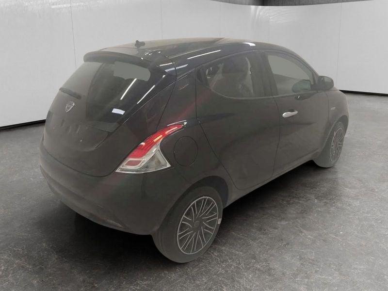 Lancia Ypsilon 1.0 firefly hybrid Platino s&s 70cv