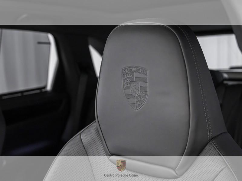 Porsche Cayenne 3.0 e-hybrid tiptronic