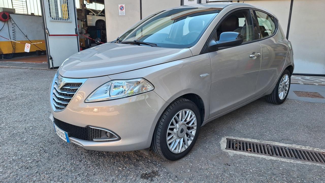 Lancia Ypsilon 1.2 69 CV 5 porte Gold