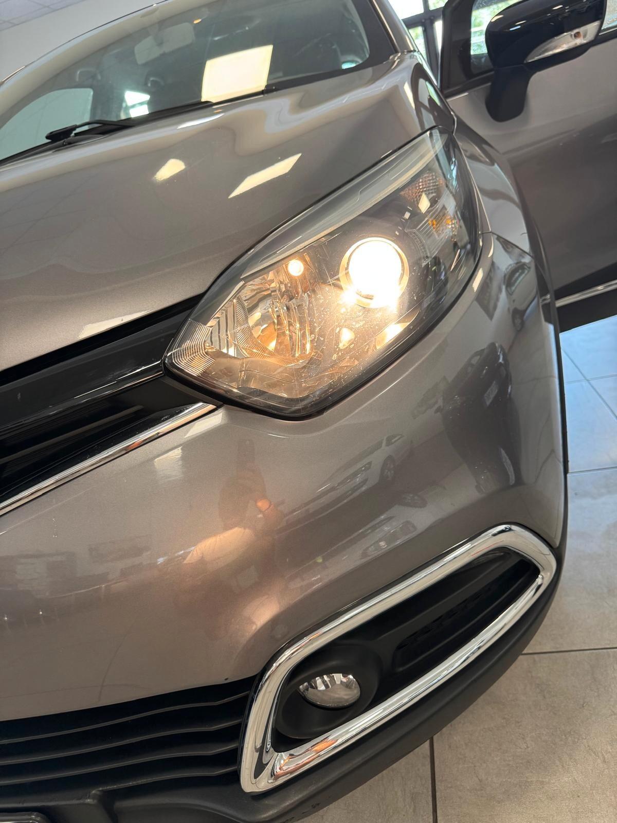 Renault Captur 0.9 TCE BENZ 90CV S&S ZEN UNIPRO 2015
