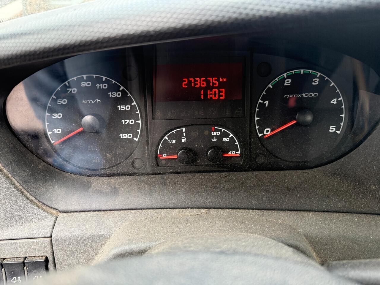 Iveco Daily 35S15/2.3/TEALIO/PATENTE B/2014