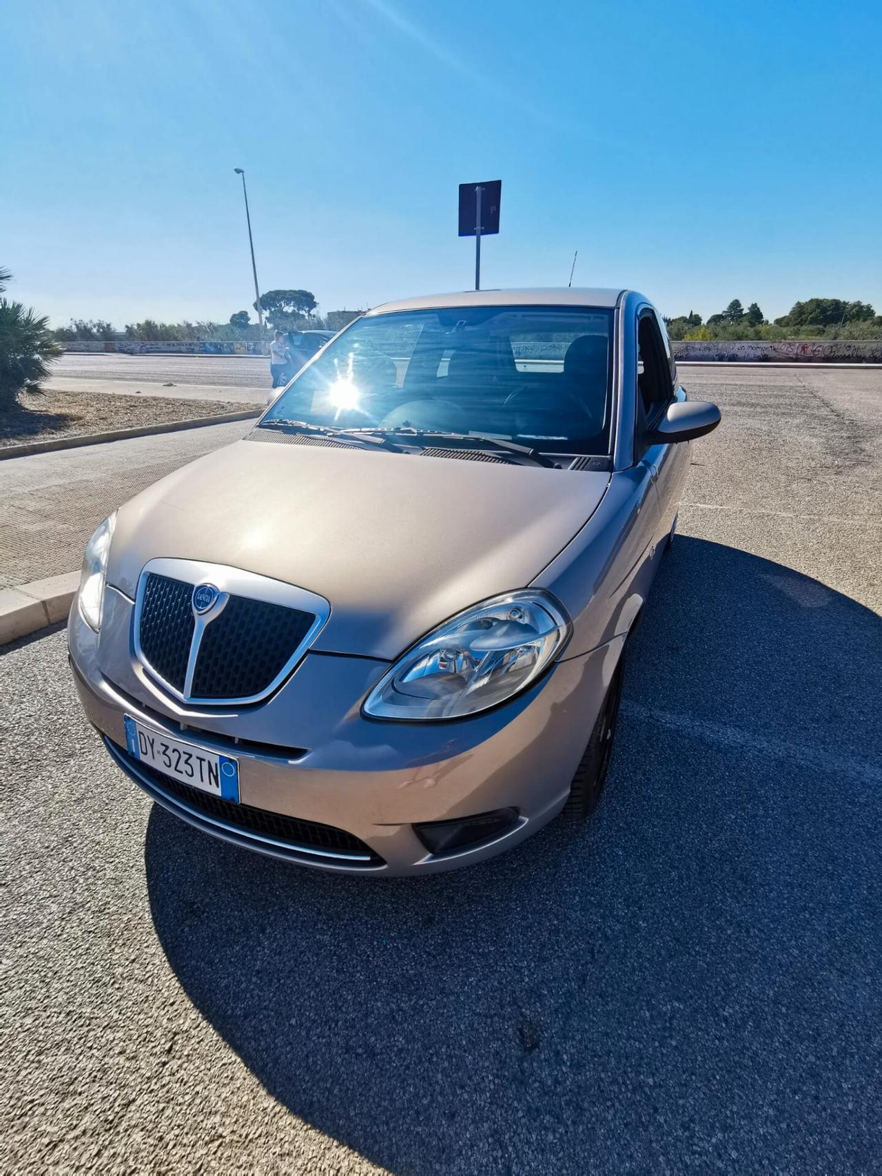 Lancia Ypsilon 1.2 Argento solo km.126000
